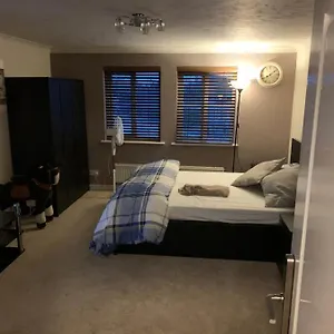 Thames River Side Townhouse Homestay