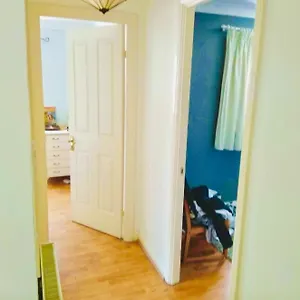Near Thames River Apartment