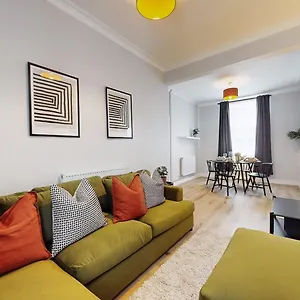  Holiday home Beautiful 3 Bed In The Heart Of City With Free Parking United Kingdom